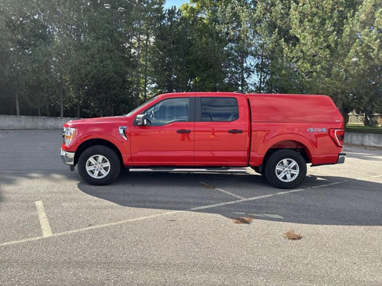 2022 Ford F-150 XL SuperCrew 5.5' Box 4WD | No Accidents Photo