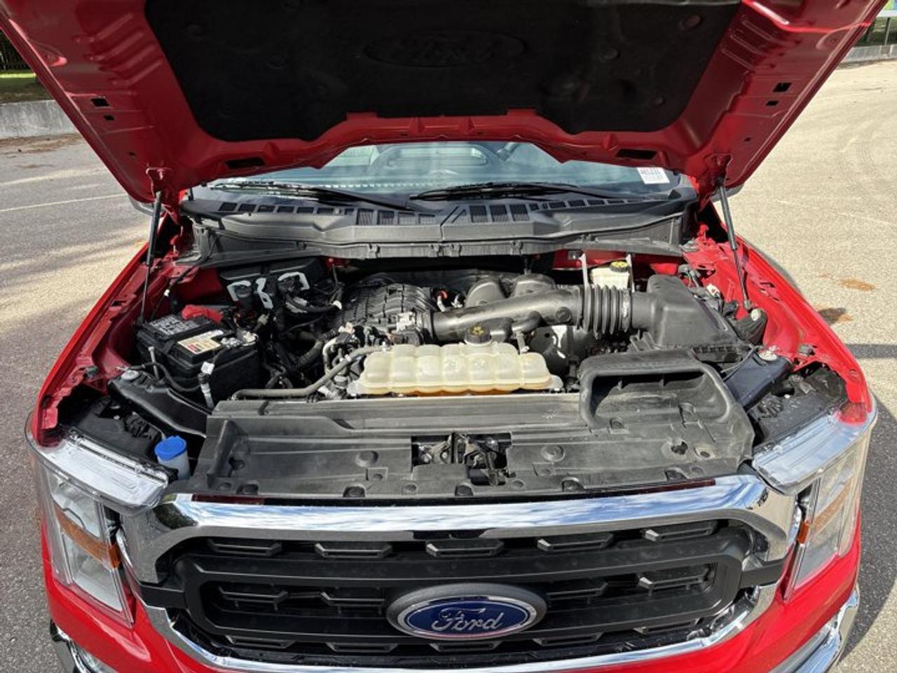 2022 Ford F-150 XL SuperCrew 5.5' Box 4WD | No Accidents Photo