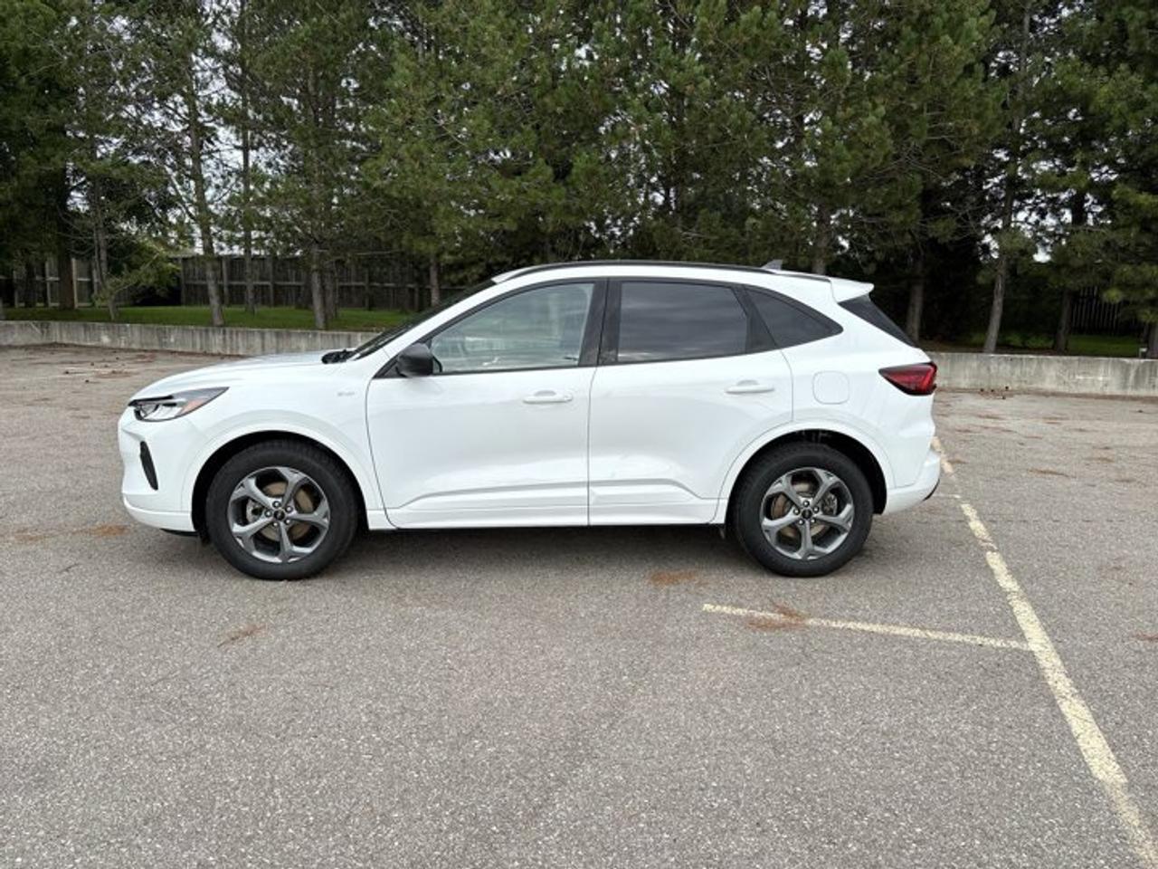 2023 Ford Escape ST-Line AWD | No Accidents | Heated Steering Wheel Photo