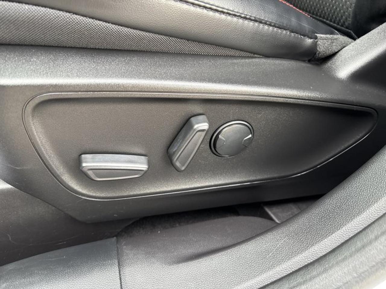 2023 Ford Escape ST-Line AWD | No Accidents | Heated Steering Wheel Photo