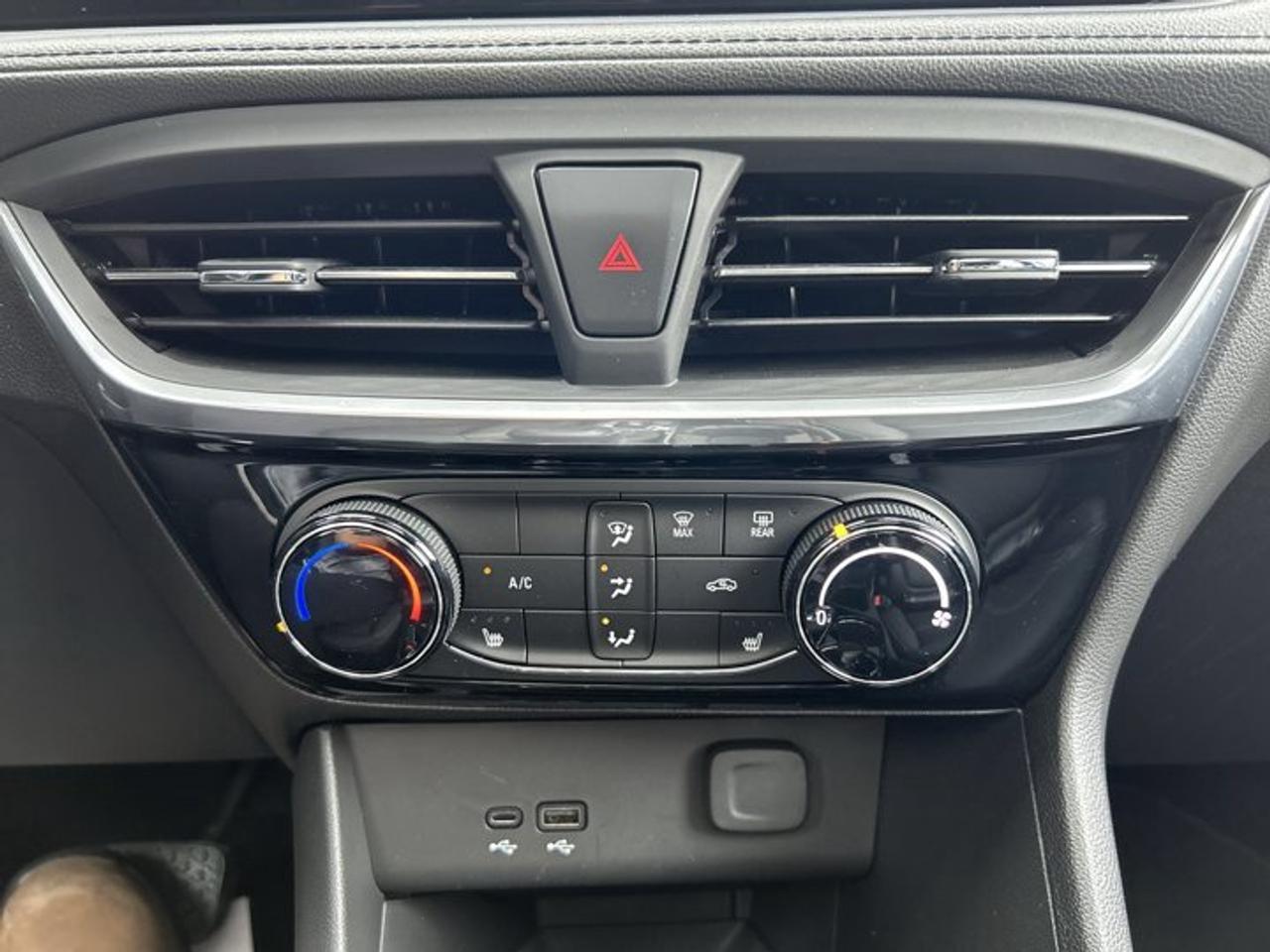 2024 Buick Encore GX Sport Touring AWD | No Accidents | Leather Seats Photo