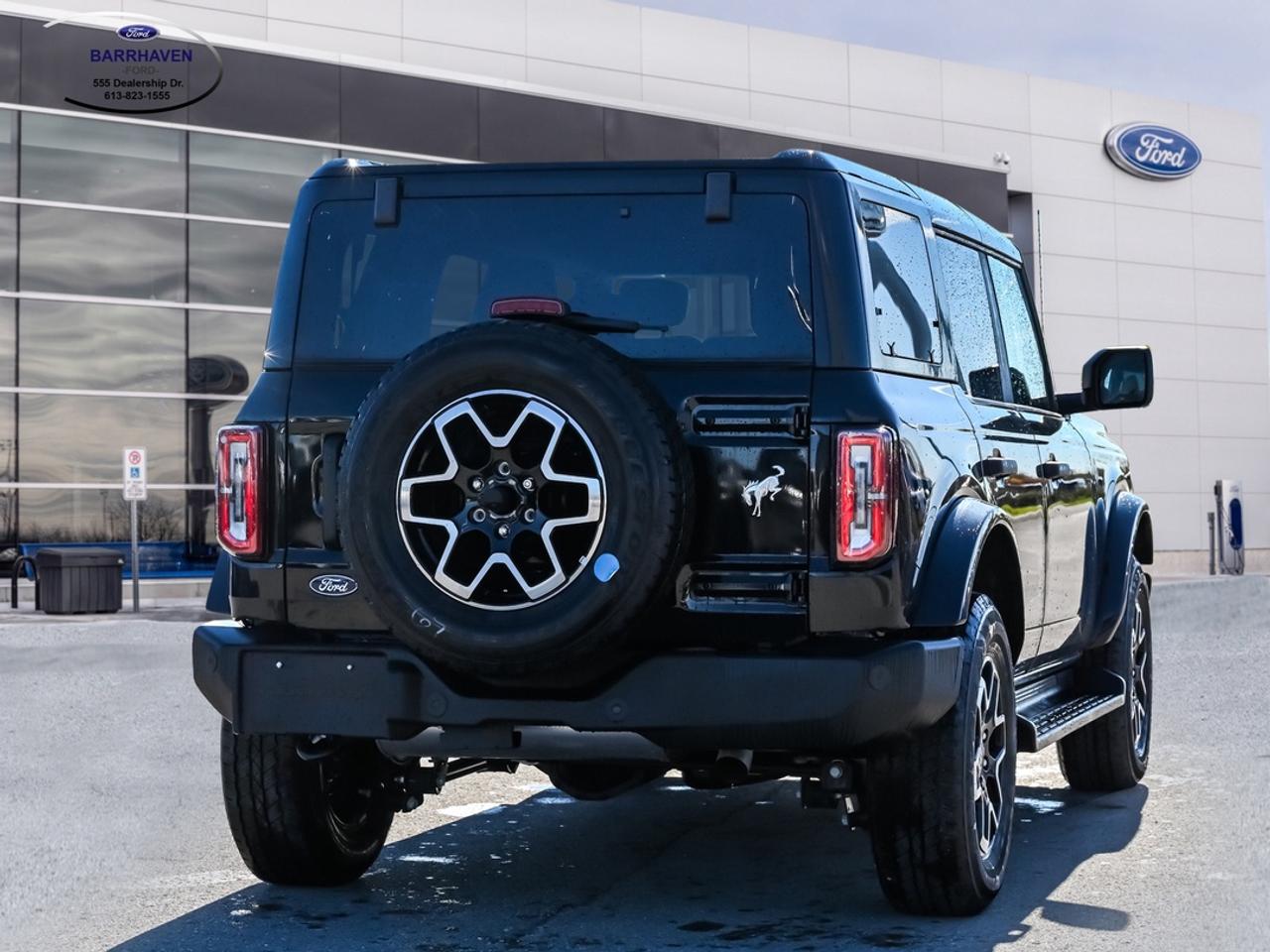 2026 Ford Bronco Outer Banks Photo2