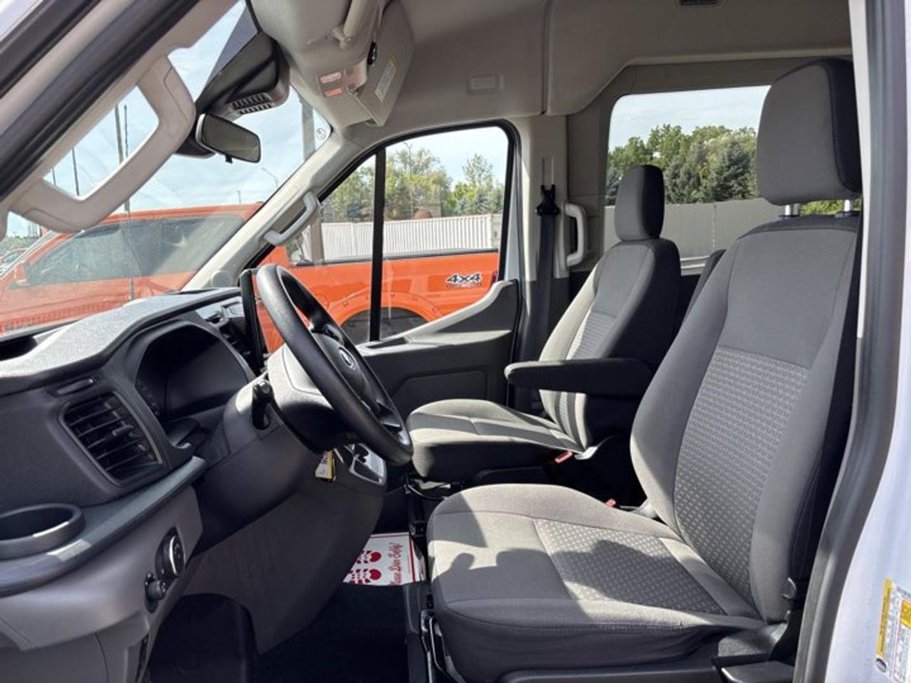 2024 Ford Transit Passenger Wagon XLT T-350 Low Roof RWD | No Accidents Photo