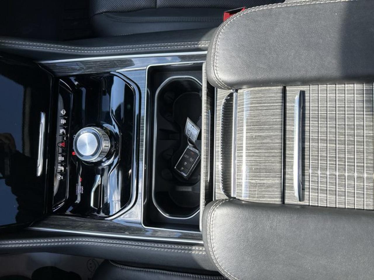 2022 Jeep Wagoneer Series I 4x4 | One Owner | No Accidents | Leather Seats Photo