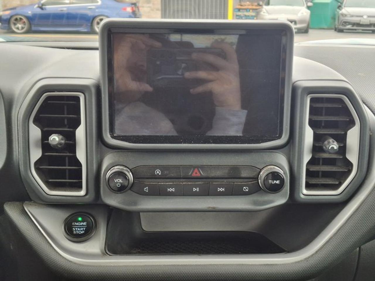 2021 Ford Bronco Sport Outer Banks 4x4 | Sunroof | Heated Seats | Remote Start | Tow Pkg | Co-Pilot 360 | and More ! Photo