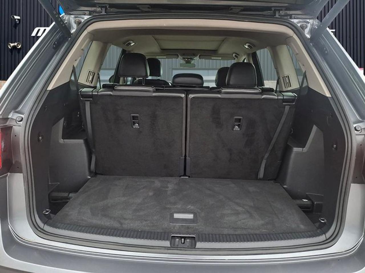 2024 Volkswagen Atlas Highline AWD | Leather | Sunroof | Nav | Harman Kardon Audio | Cooled + Heated Seats | ACC and More! Photo