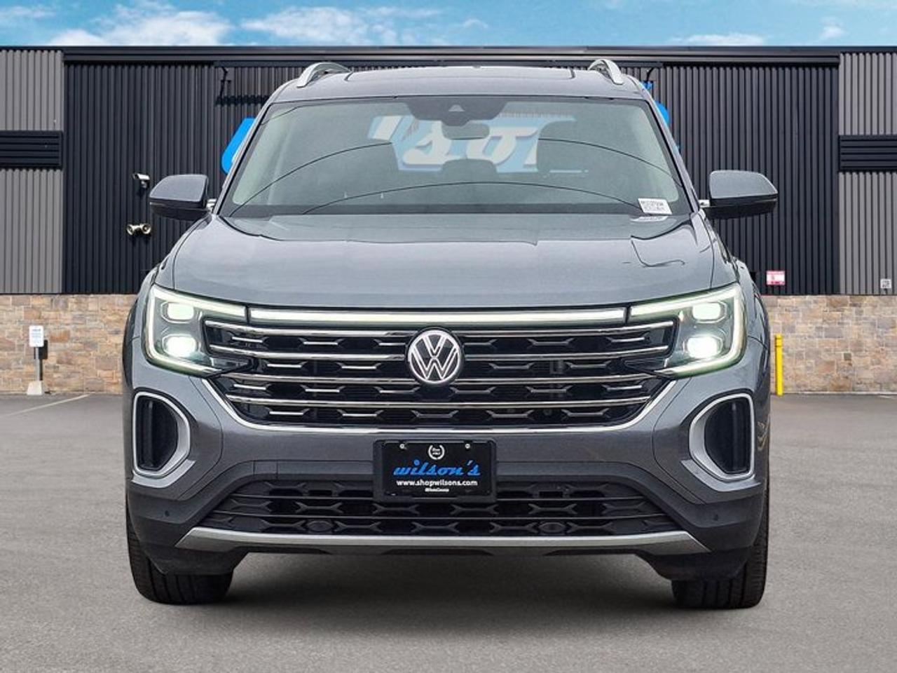 2024 Volkswagen Atlas Highline AWD | Leather | Sunroof | Nav | Harman Kardon Audio | Cooled + Heated Seats | ACC and More! Photo