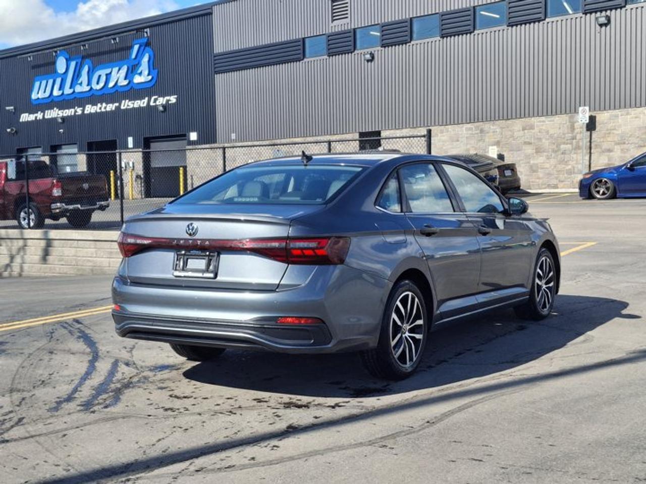 2025 Volkswagen Jetta Comfortline | Leather | Heated Seats + Steering | Remote Start | Blind Spot | and More ! Photo