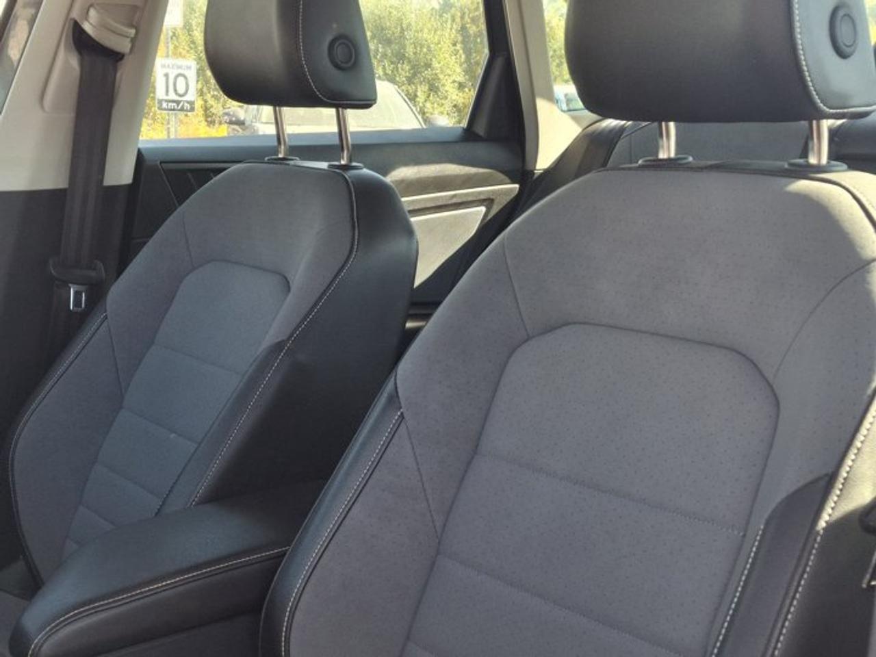 2025 Volkswagen Jetta Comfortline | Leather | Heated Seats + Steering | Remote Start | Blind Spot | and More ! Photo