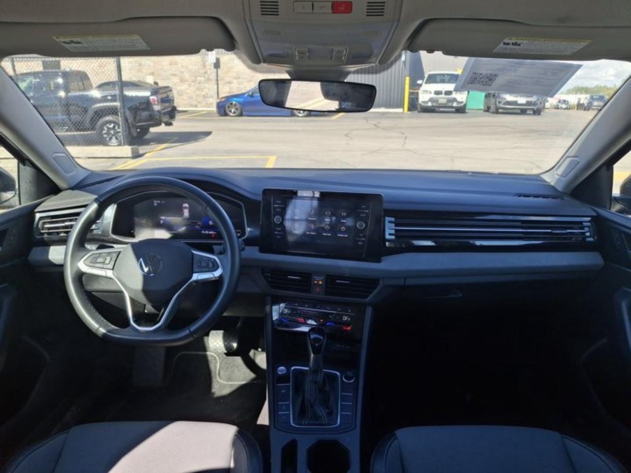 2025 Volkswagen Jetta Comfortline | Leather | Heated Seats + Steering | Remote Start | Blind Spot | and More ! Photo