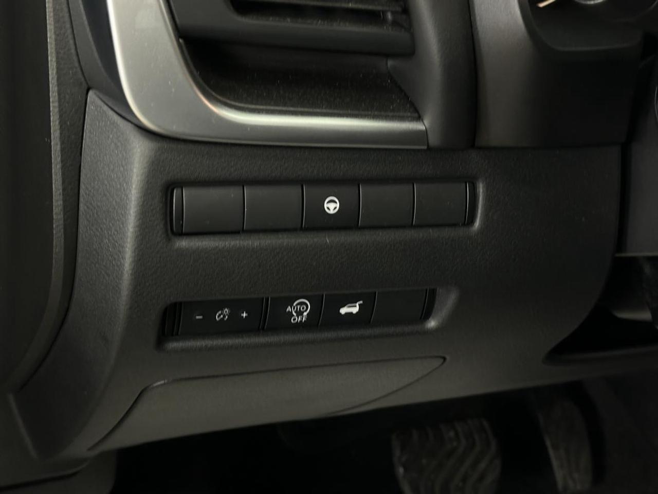 2024 Nissan Rogue SV Moonroof SV PREMIUM/LEATHER/PANOROOF/PWR GATE/OFF 1 OWNER LEASE! Photo