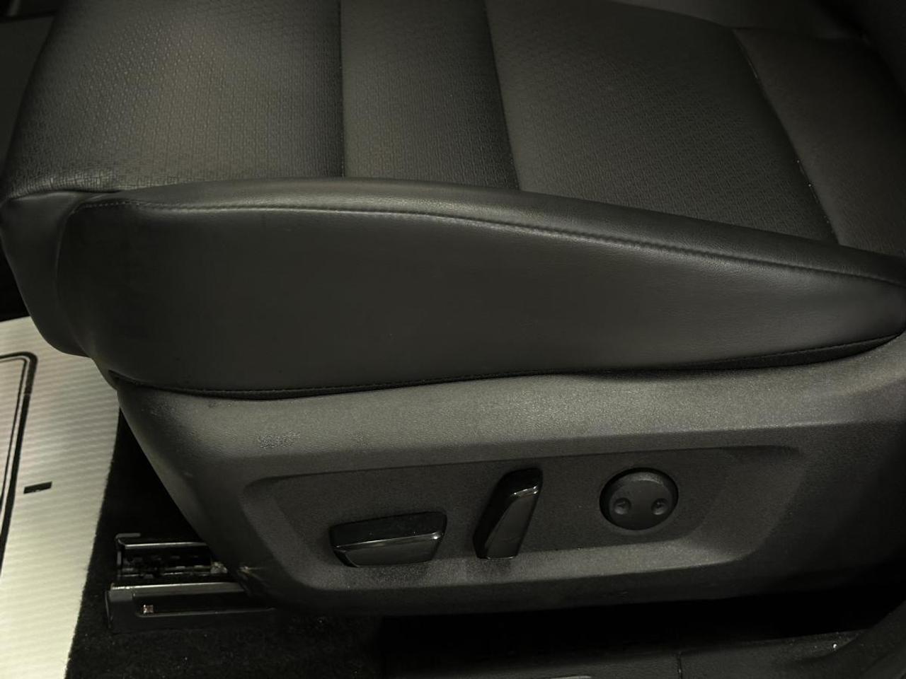 2024 Nissan Rogue SV Moonroof SV PREMIUM/LEATHER/PANOROOF/PWR GATE/OFF 1 OWNER LEASE! Photo