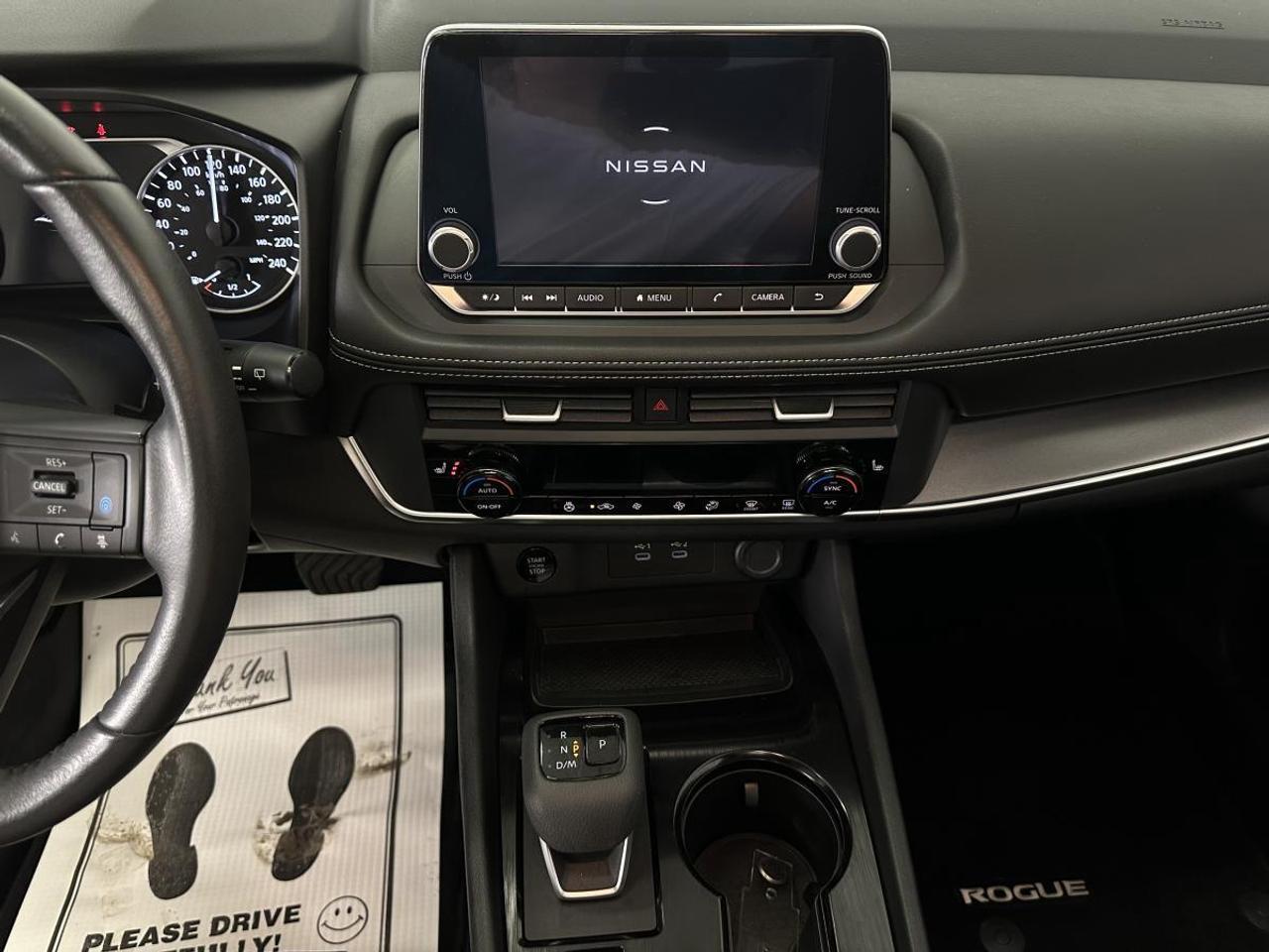 2024 Nissan Rogue SV Moonroof SV PREMIUM/LEATHER/PANOROOF/PWR GATE/OFF 1 OWNER LEASE! Photo