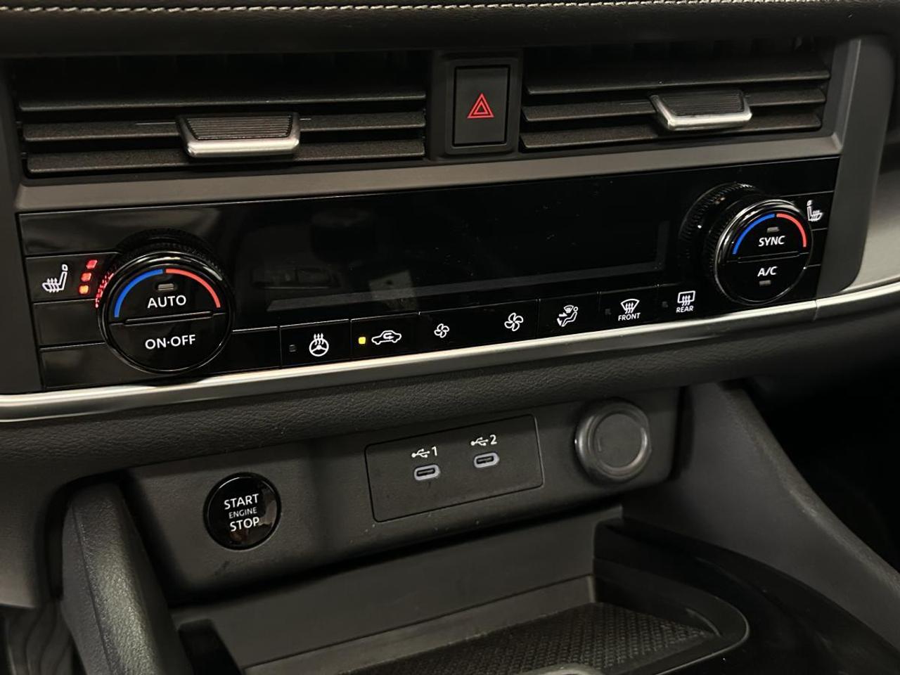 2024 Nissan Rogue SV Moonroof SV PREMIUM/LEATHER/PANOROOF/PWR GATE/OFF 1 OWNER LEASE! Photo