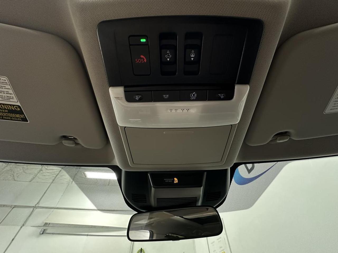 2024 Nissan Rogue SV Moonroof SV PREMIUM/LEATHER/PANOROOF/PWR GATE/OFF 1 OWNER LEASE! Photo