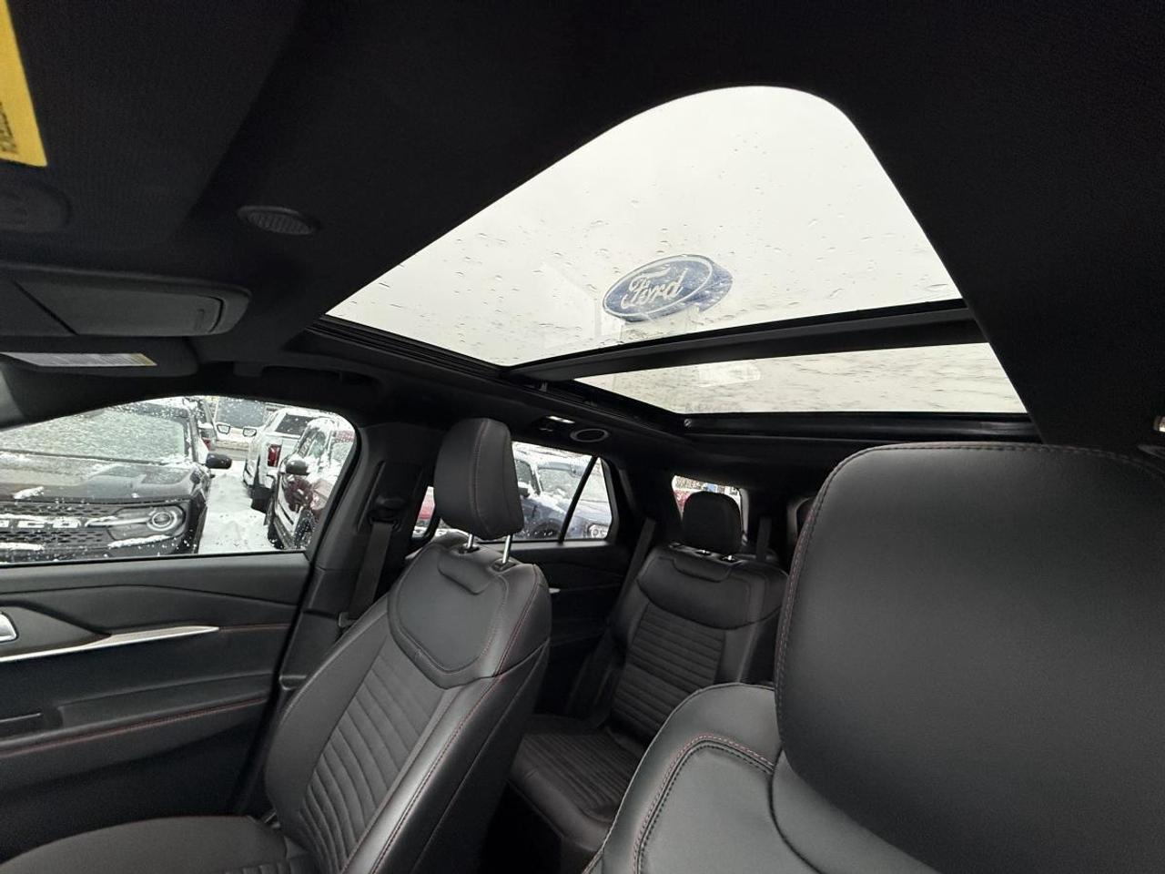 2025 Ford Explorer ST-Line Photo