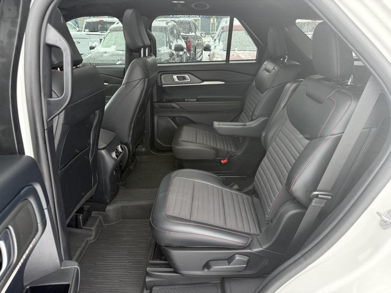 2025 Ford Explorer ST-Line Photo