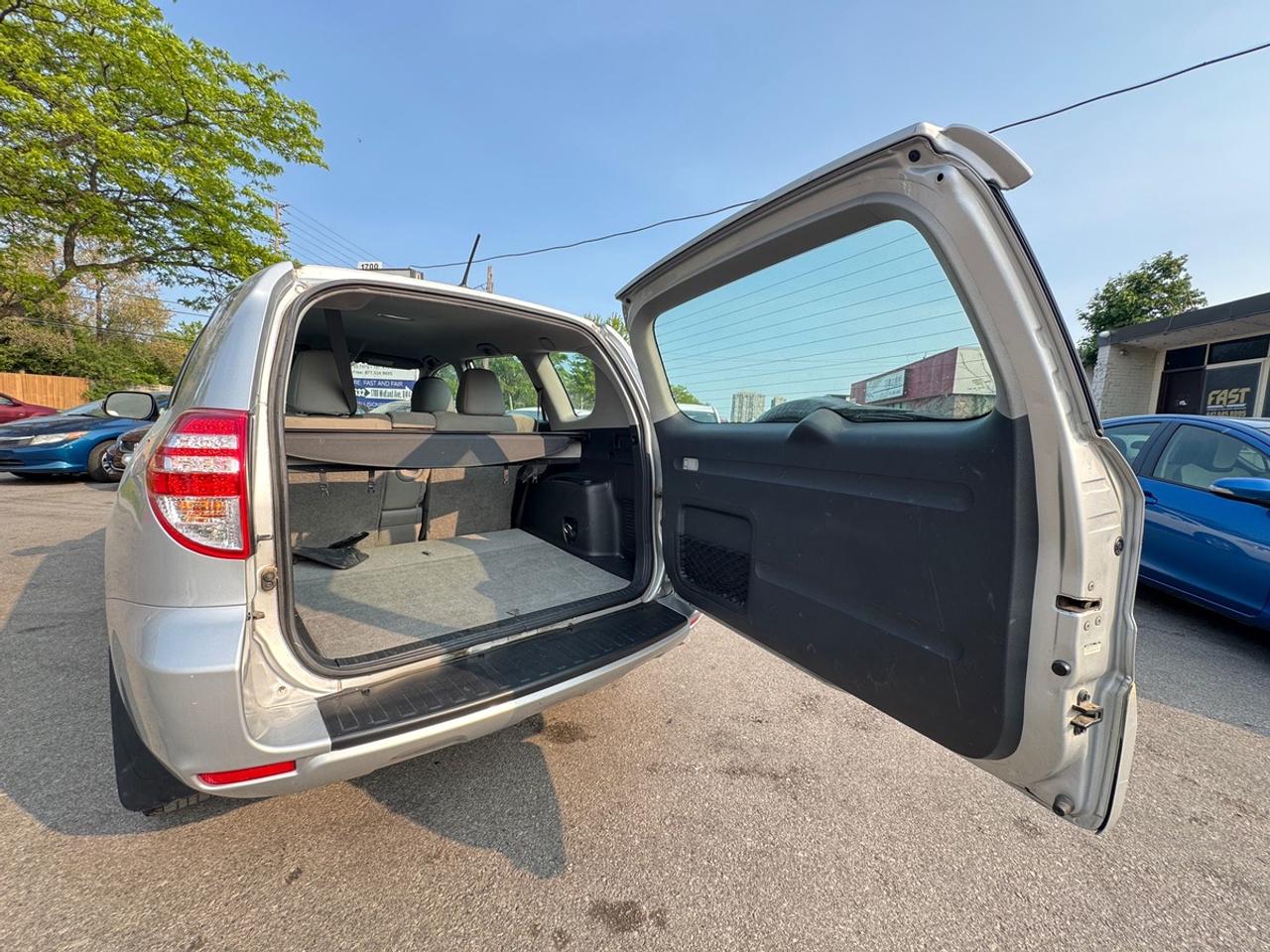 2012 Toyota RAV4 Base I4 Photo