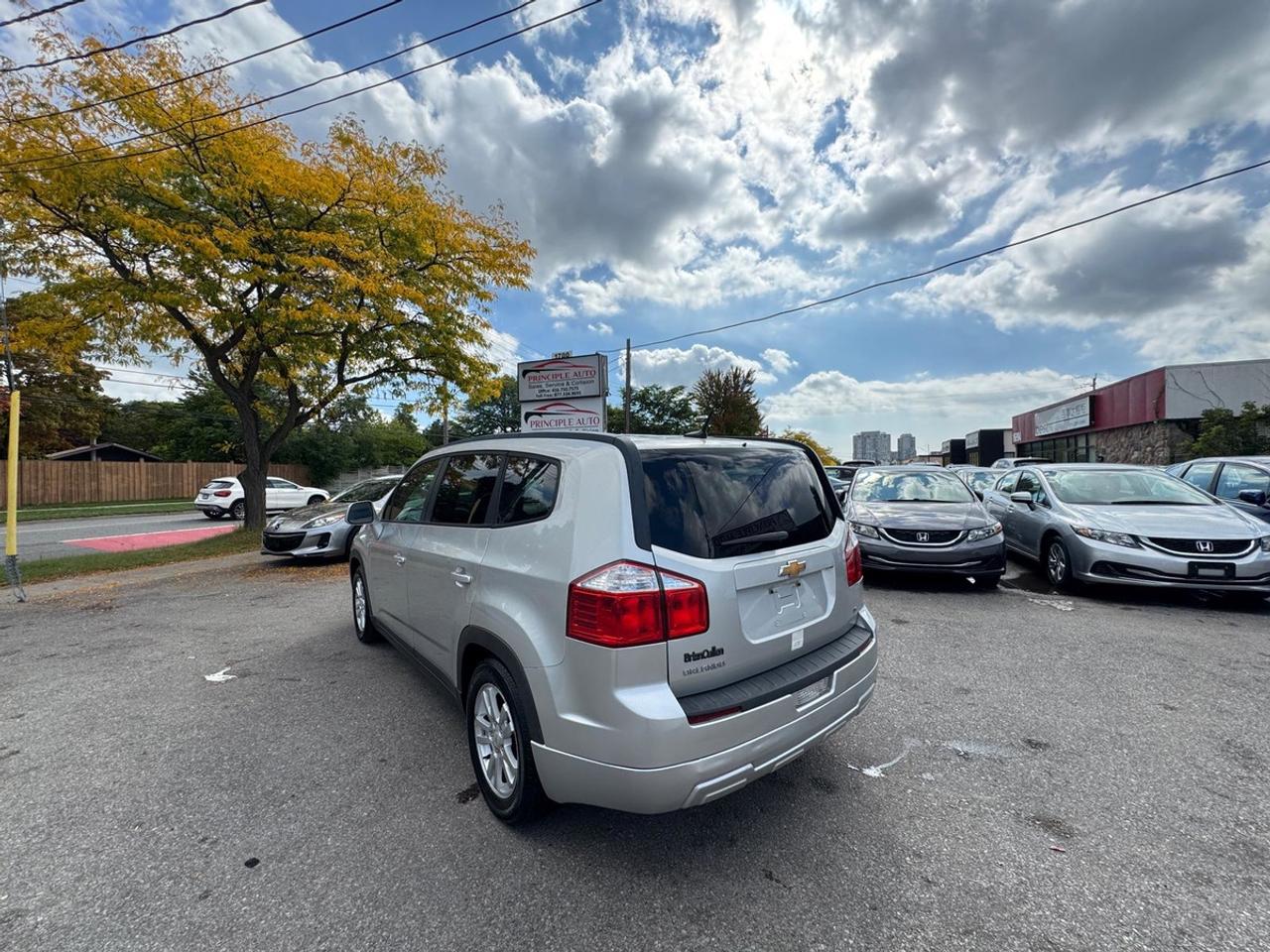 2012 Chevrolet Orlando LT Photo4