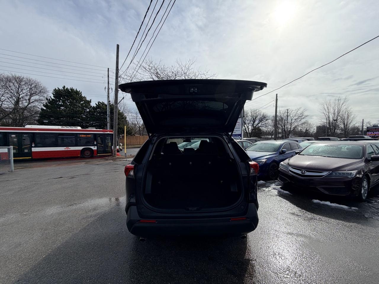 2022 Toyota RAV4 LE Photo