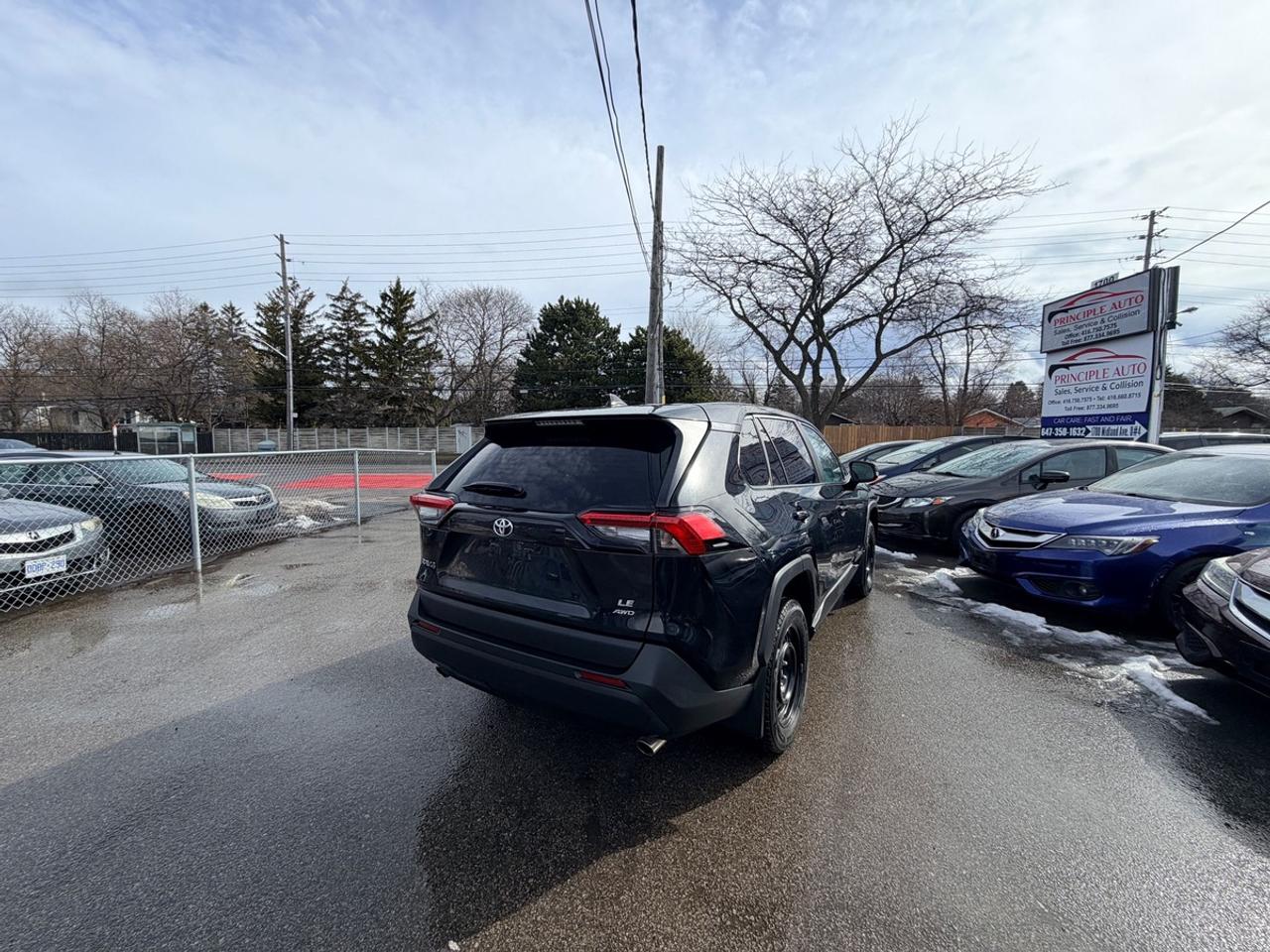 2022 Toyota RAV4 LE Photo