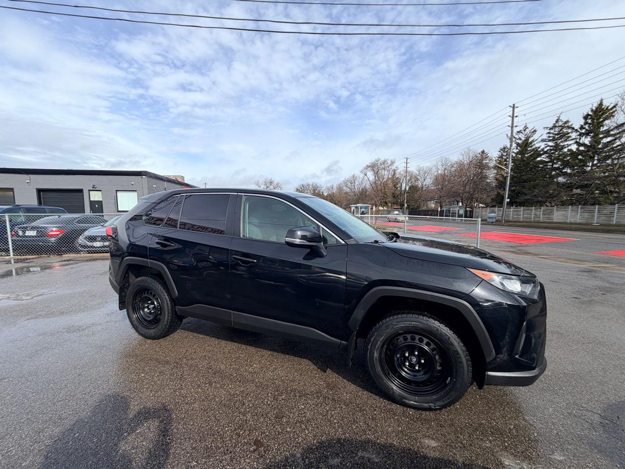 2022 Toyota RAV4 LE Photo