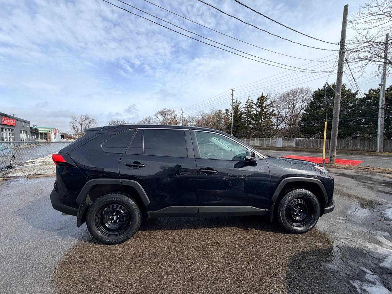 2022 Toyota RAV4 LE Photo