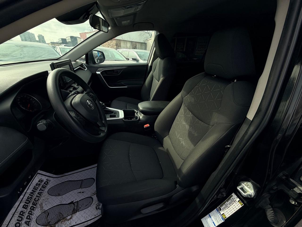 2022 Toyota RAV4 LE Photo