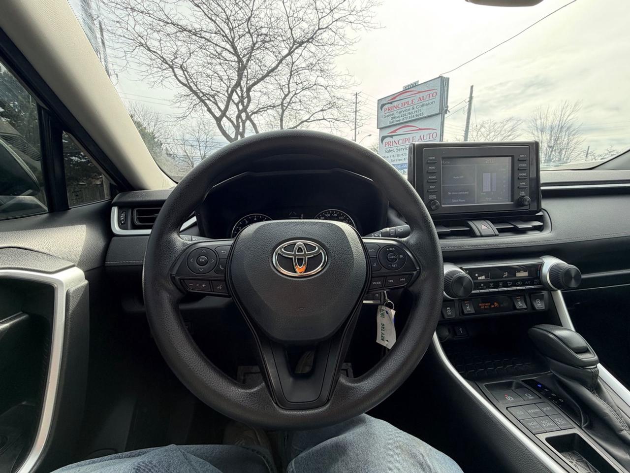 2022 Toyota RAV4 LE Photo