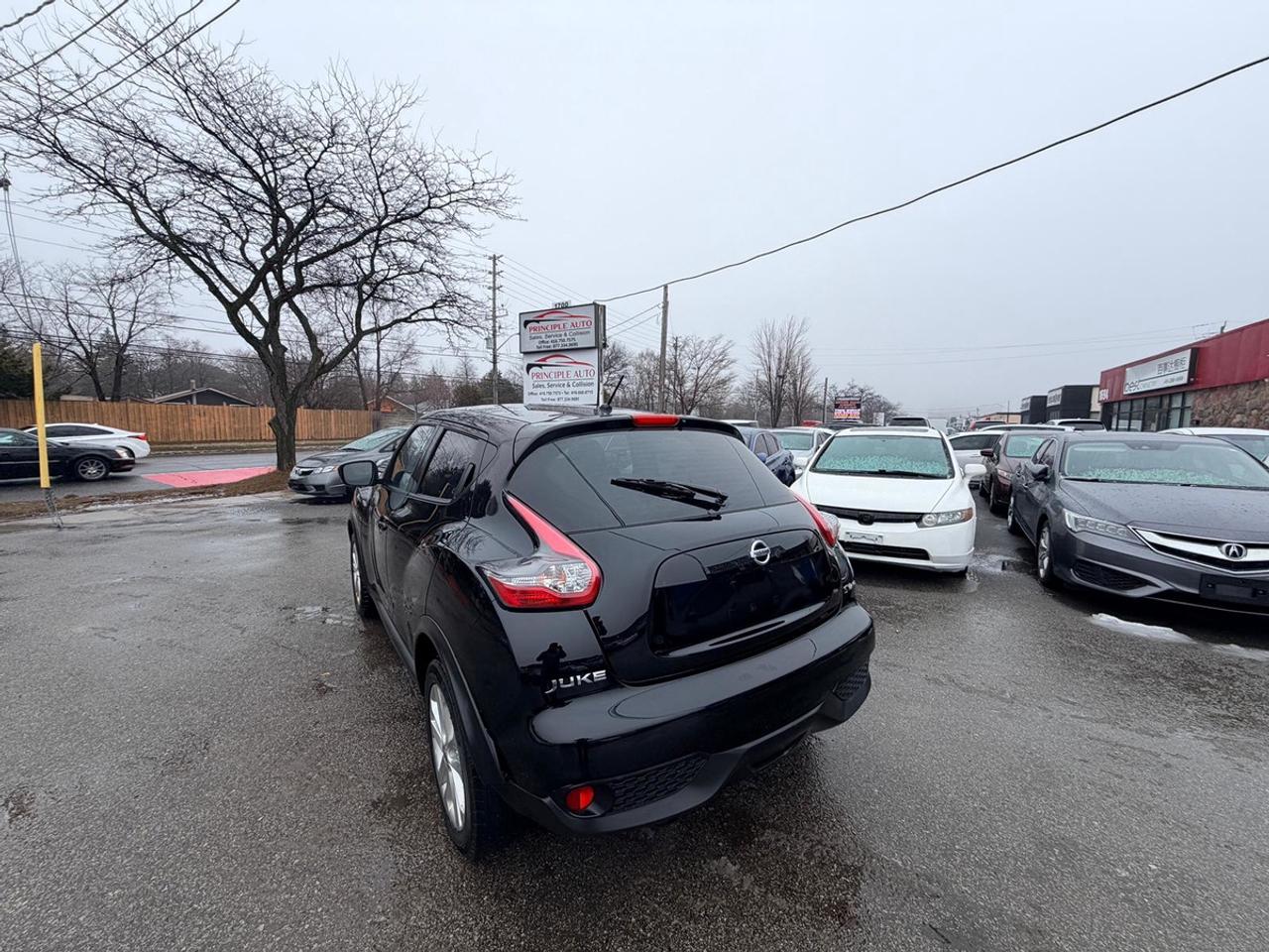 2016 Nissan Juke SV Photo