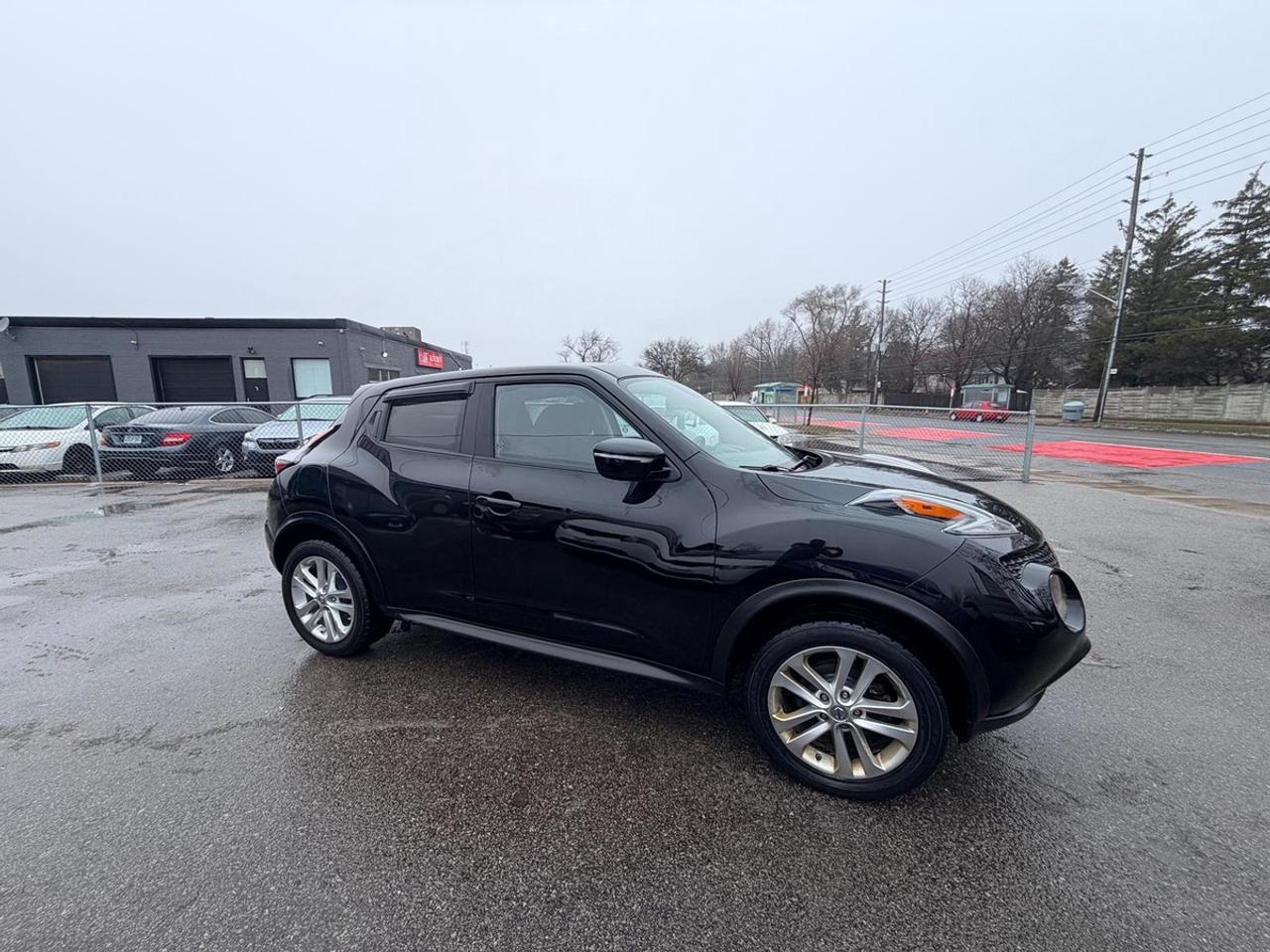 2016 Nissan Juke SV Photo