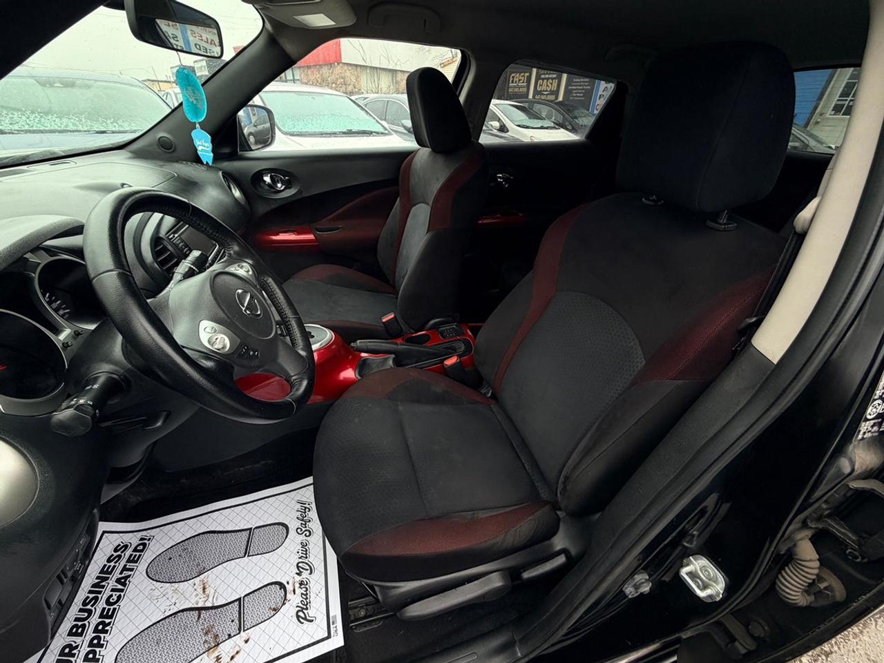 2016 Nissan Juke SV Photo