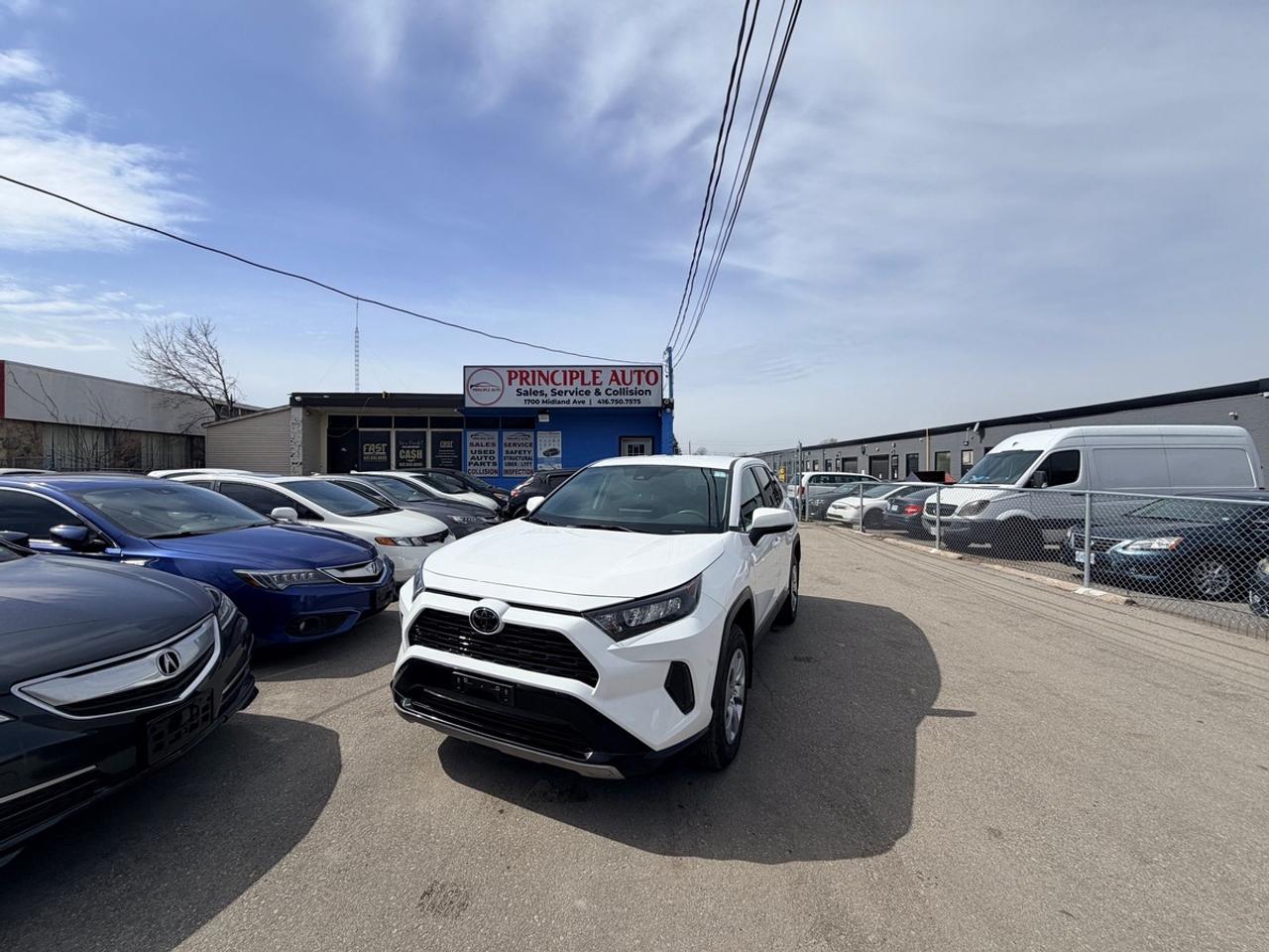 2023 Toyota RAV4 LE Photo