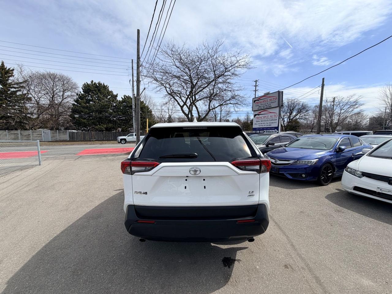 2023 Toyota RAV4 LE Photo