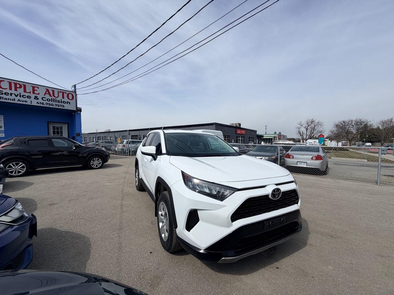 2023 Toyota RAV4 LE Photo