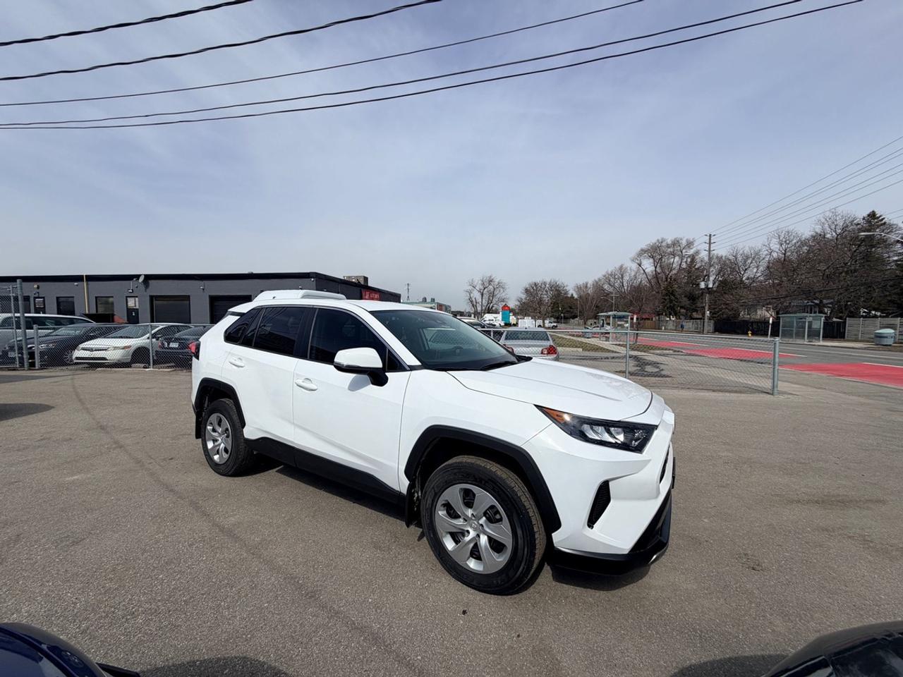 2023 Toyota RAV4 LE Photo