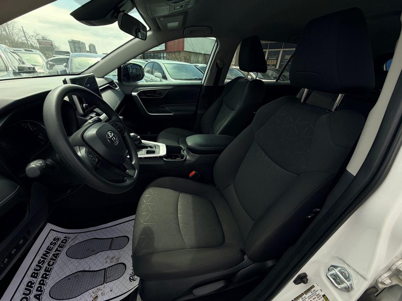 2023 Toyota RAV4 LE Photo