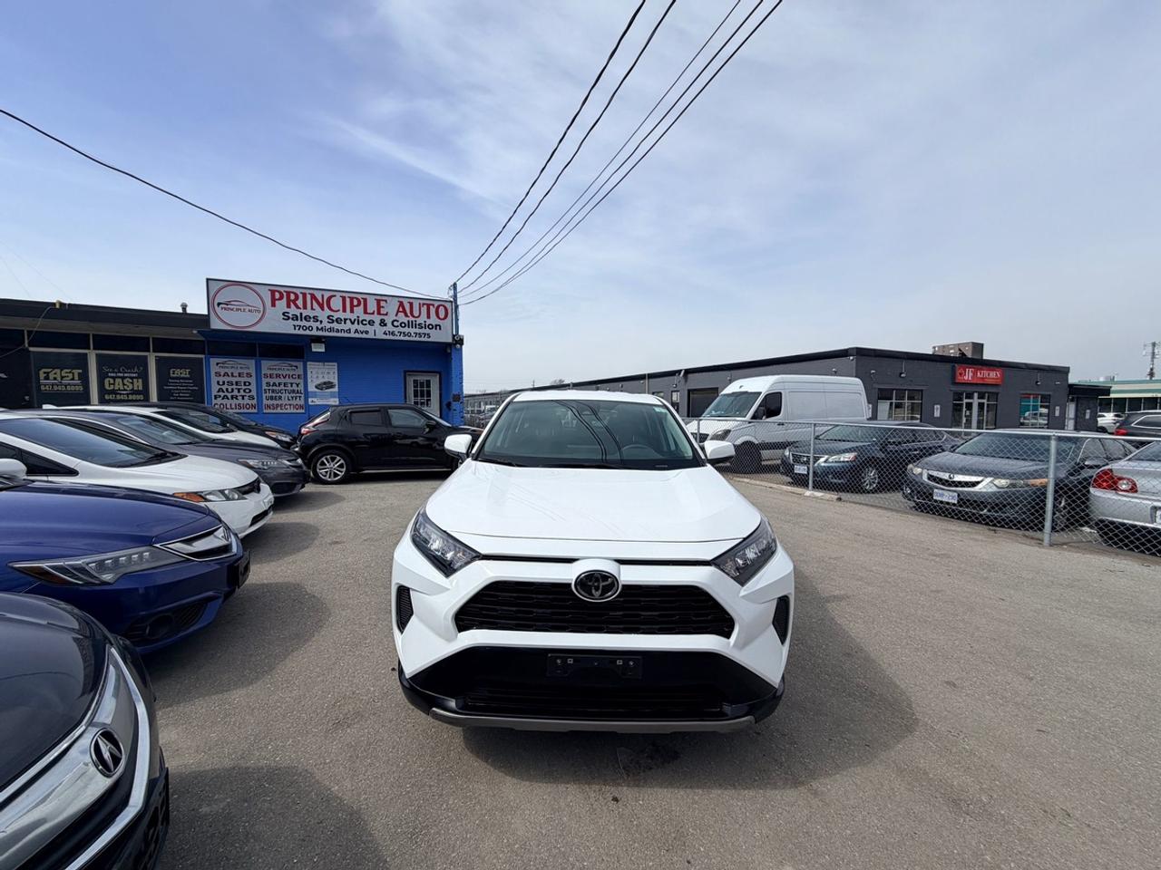 2023 Toyota RAV4 LE Photo