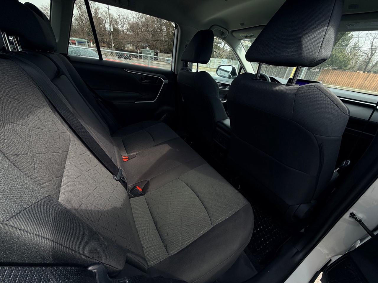 2023 Toyota RAV4 LE Photo