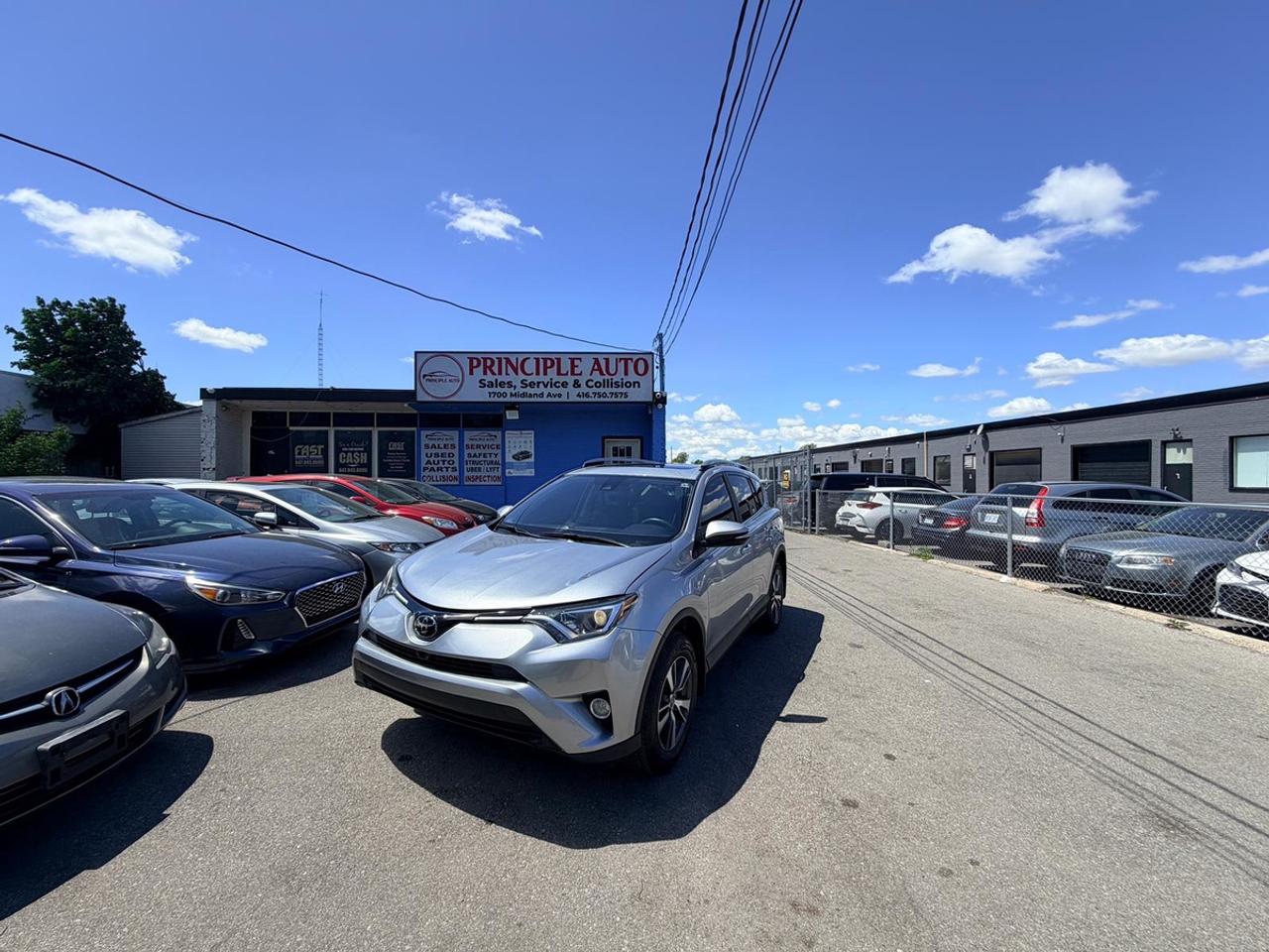2018 Toyota RAV4 XLE Photo0