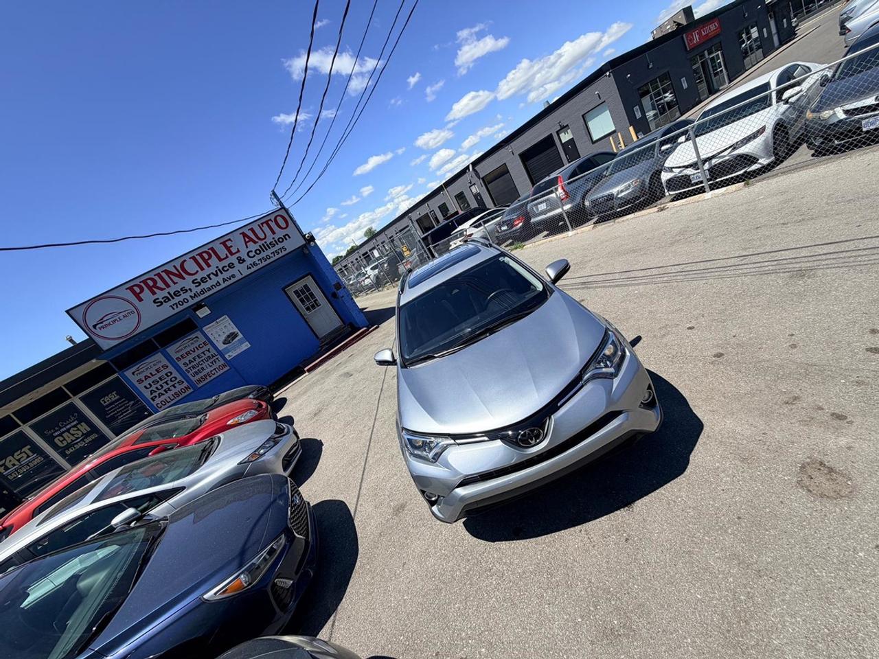 2018 Toyota RAV4 XLE Photo