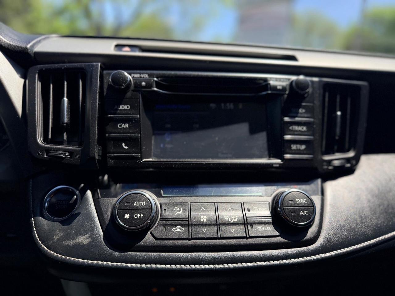 2018 Toyota RAV4 XLE Photo