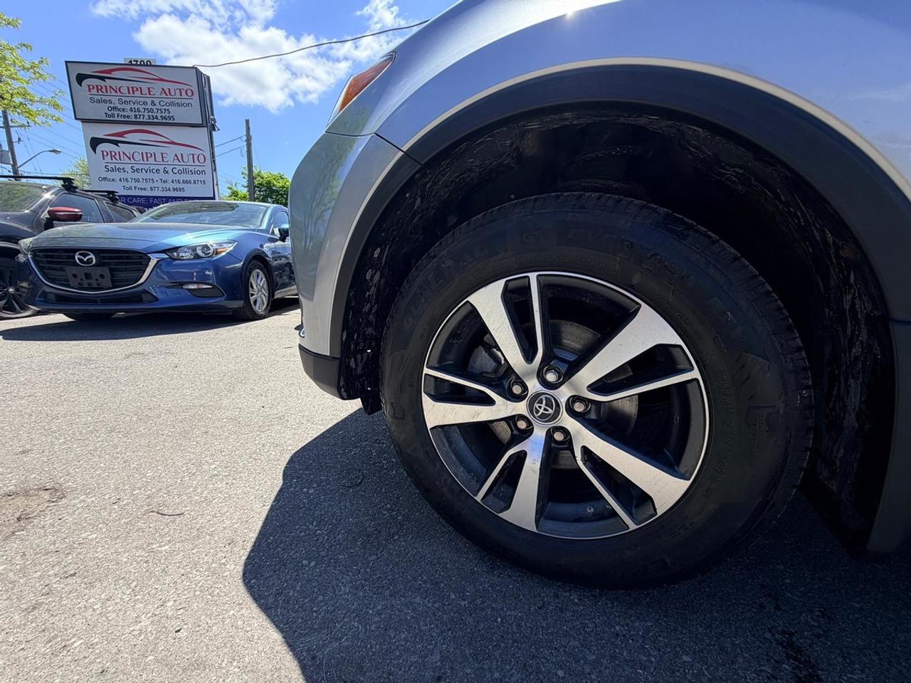 2018 Toyota RAV4 XLE Photo
