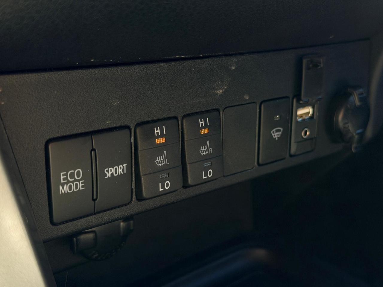 2018 Toyota RAV4 XLE Photo