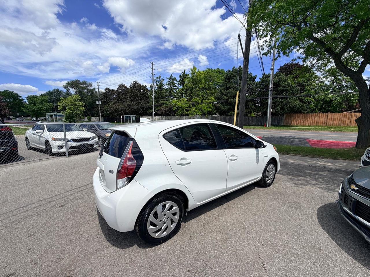 2015 Toyota Prius c Two Photo