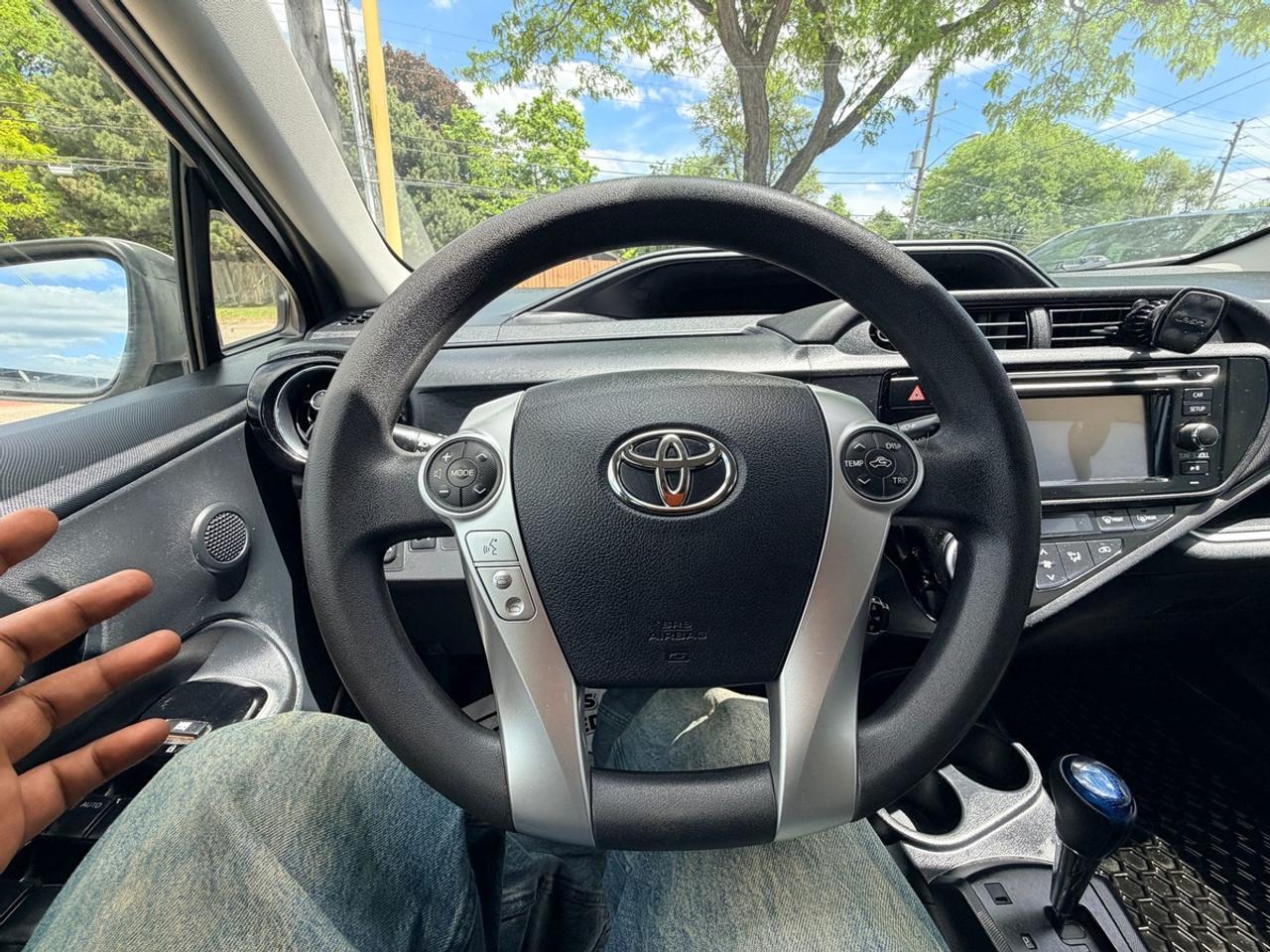 2015 Toyota Prius c Two Photo
