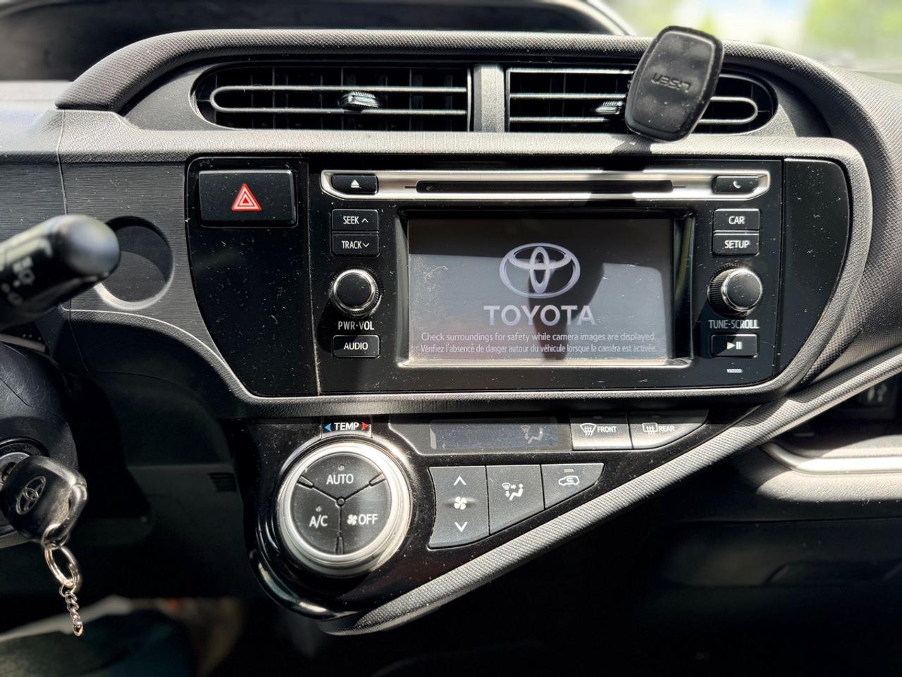 2015 Toyota Prius c Two Photo