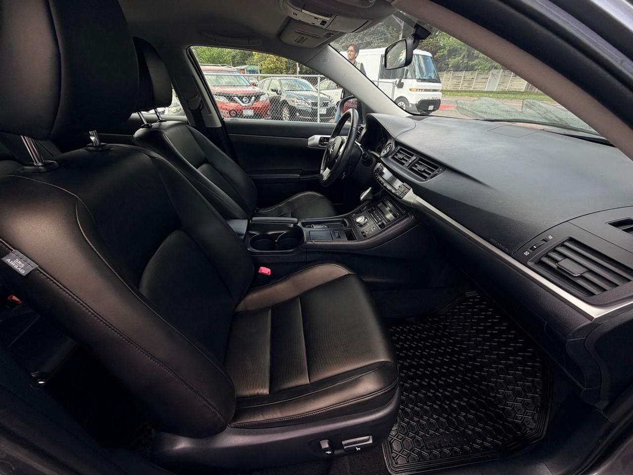 2013 Lexus CT 200h Base Photo