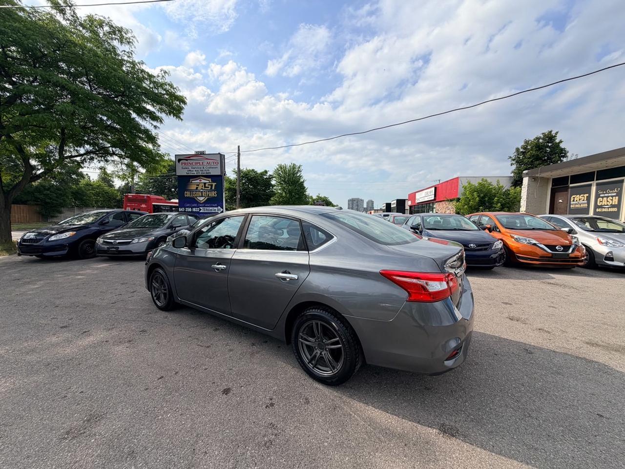 2018 Nissan Sentra SV Photo3