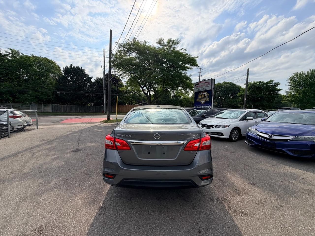 2018 Nissan Sentra SV Photo